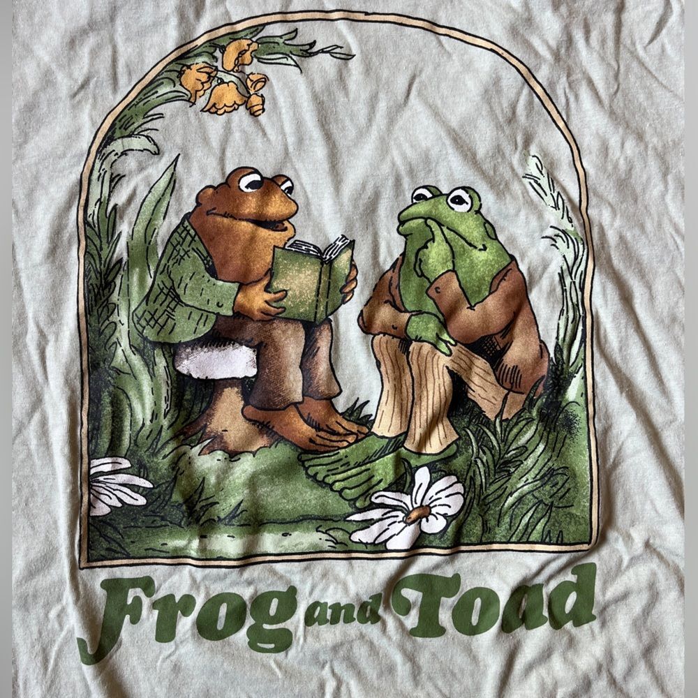 Light green mint M frog and toad t-shirt Arnold Lobel classic storybook lit T